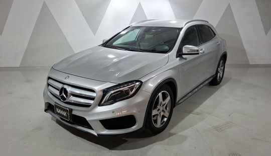Mercedes Benz • Clase GLA