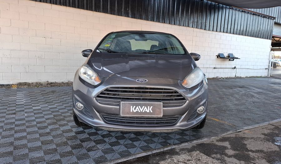 Ford Fiesta Kinetic Design 1.6 TITANIUM Sedan 2013