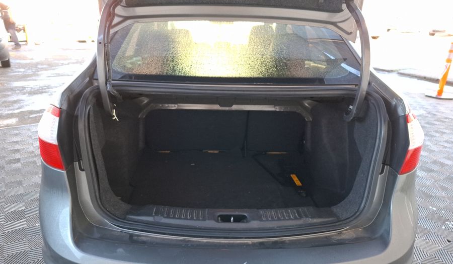 Ford Fiesta Kinetic Design 1.6 TITANIUM Sedan 2013