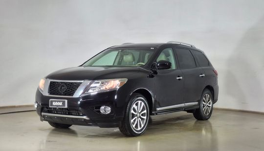 Nissan • Pathfinder