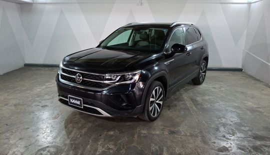 Volkswagen • Taos