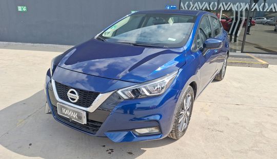 Nissan • Versa
