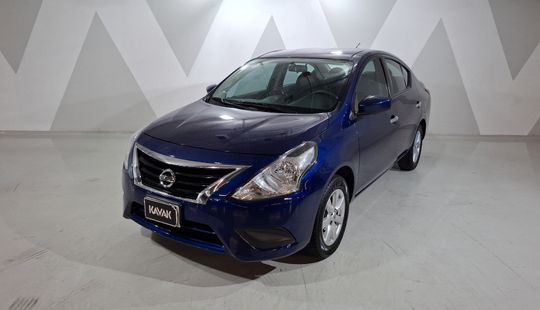 Nissan • Versa