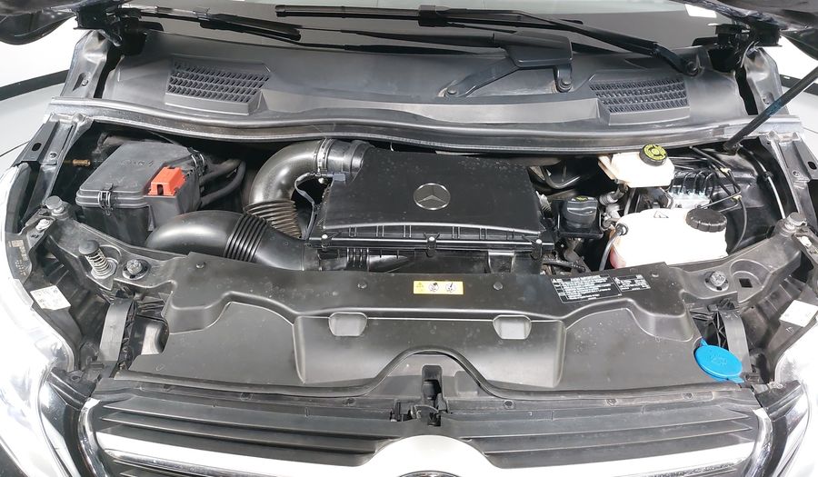 Mercedes Benz Clase V 2.0 250 AVANTGARDE LARGA AUTO Minivan 2019