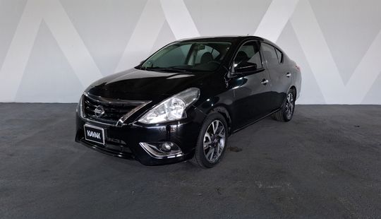 Nissan • Versa
