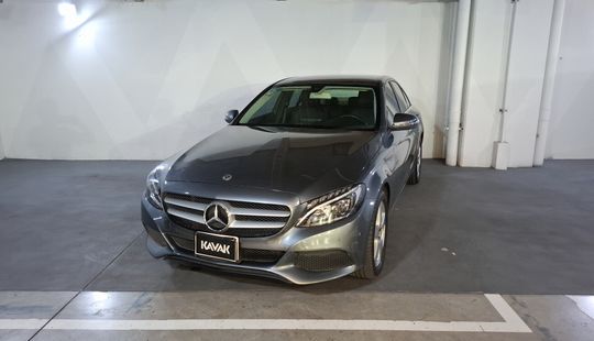 Mercedes Benz • Clase C