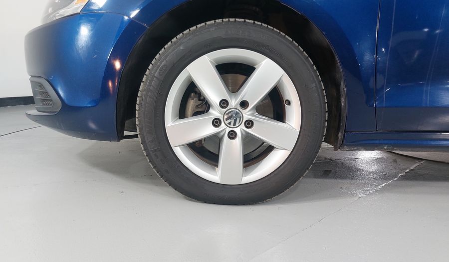 Volkswagen Jetta 2.5 STYLE ACTIVE TIPTRONIC Sedan 2012