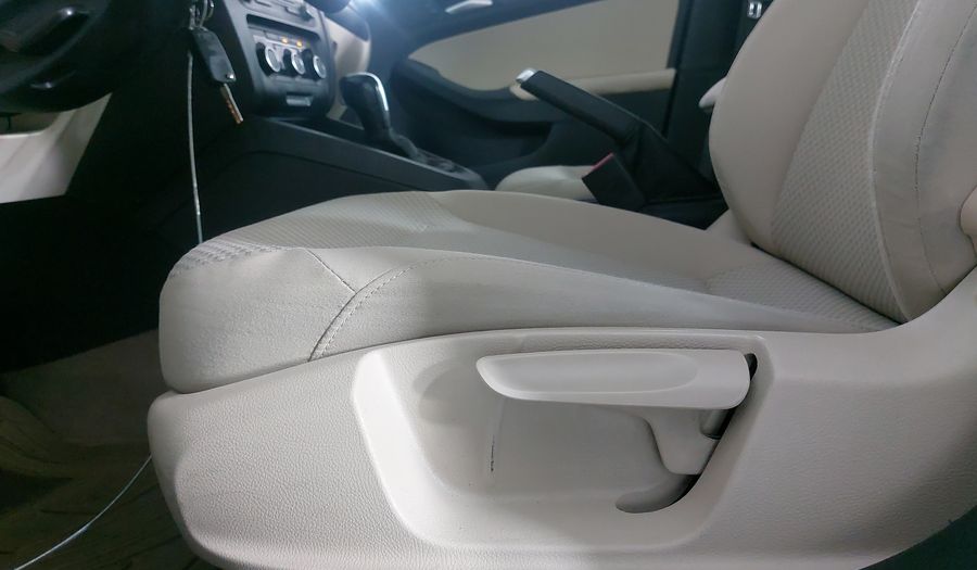 Volkswagen Jetta 2.5 STYLE ACTIVE TIPTRONIC Sedan 2012