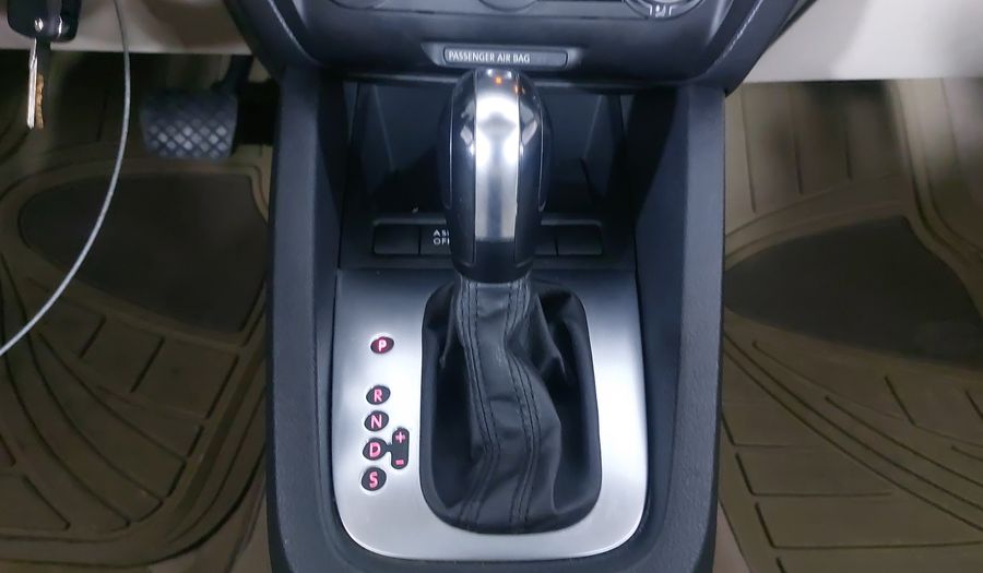 Volkswagen Jetta 2.5 STYLE ACTIVE TIPTRONIC Sedan 2012
