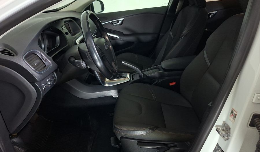 Volvo V40 1.6 T4 CROSS COUNTRY Hatchback 2014
