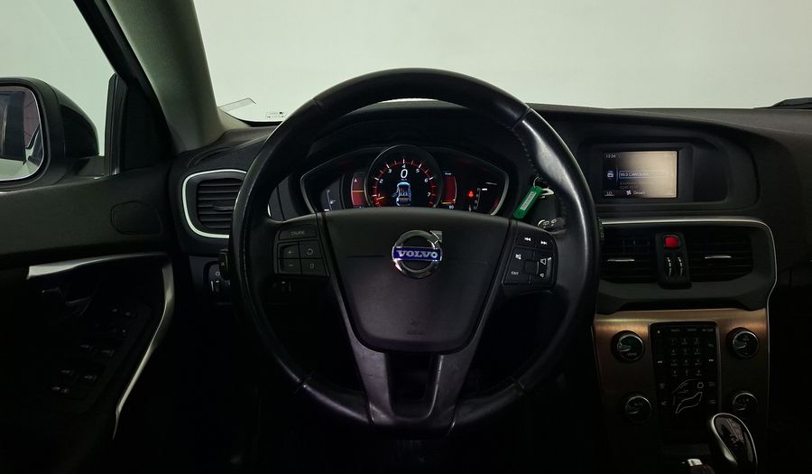 Volvo V40 1.6 T4 CROSS COUNTRY Hatchback 2014