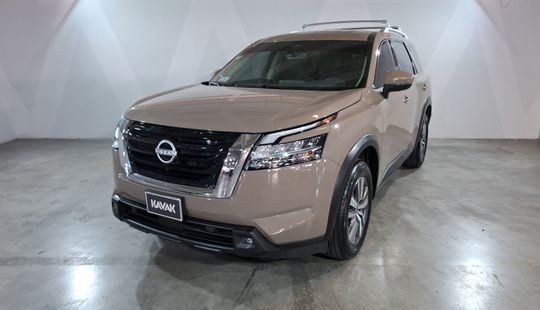 Nissan • Pathfinder