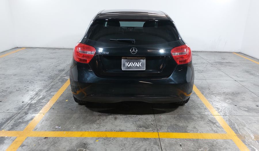 Mercedes Benz Clase A 1.6 180 CGI MT Hatchback 2013