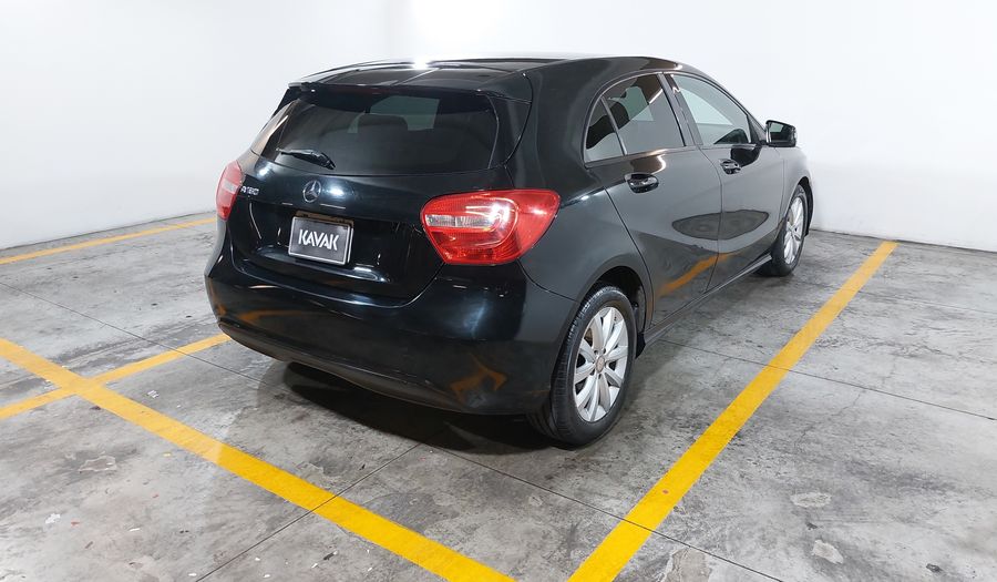 Mercedes Benz Clase A 1.6 180 CGI MT Hatchback 2013