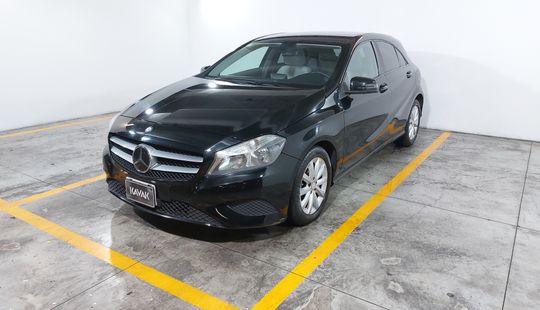 Mercedes Benz • Clase A