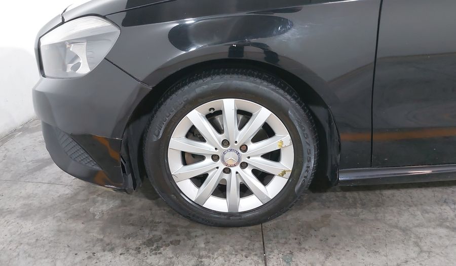 Mercedes Benz Clase A 1.6 180 CGI MT Hatchback 2013