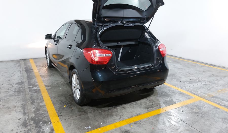 Mercedes Benz Clase A 1.6 180 CGI MT Hatchback 2013
