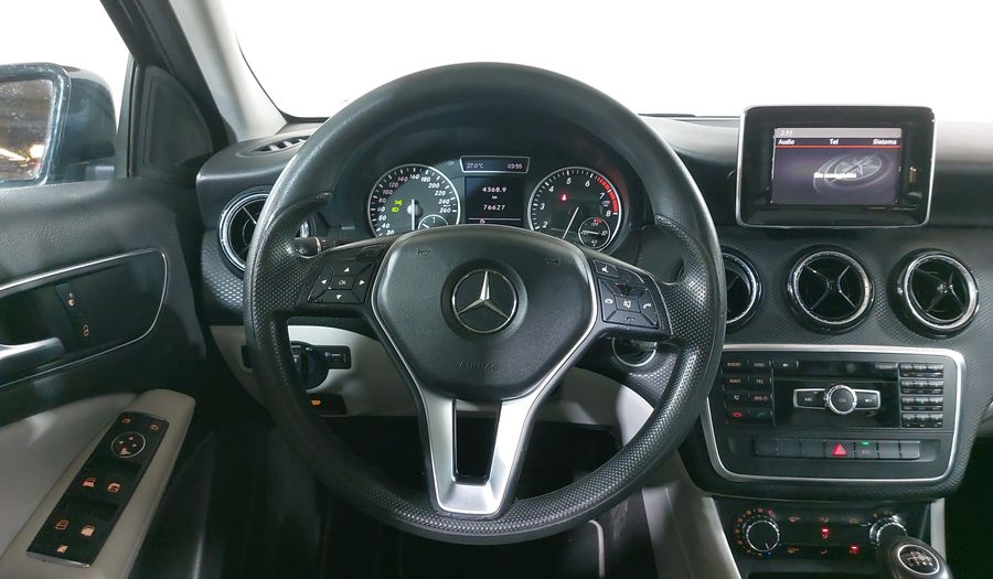 Mercedes Benz Clase A 1.6 180 CGI MT Hatchback 2013
