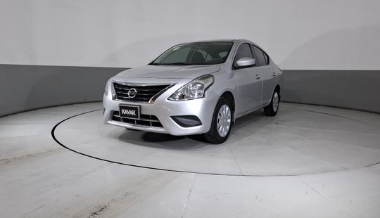 Nissan • Versa