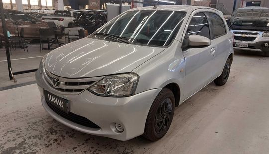 Toyota • Etios