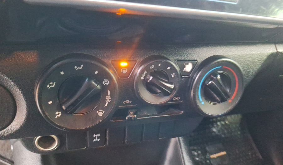 Toyota Hilux 2.4D DX Pickup 2019