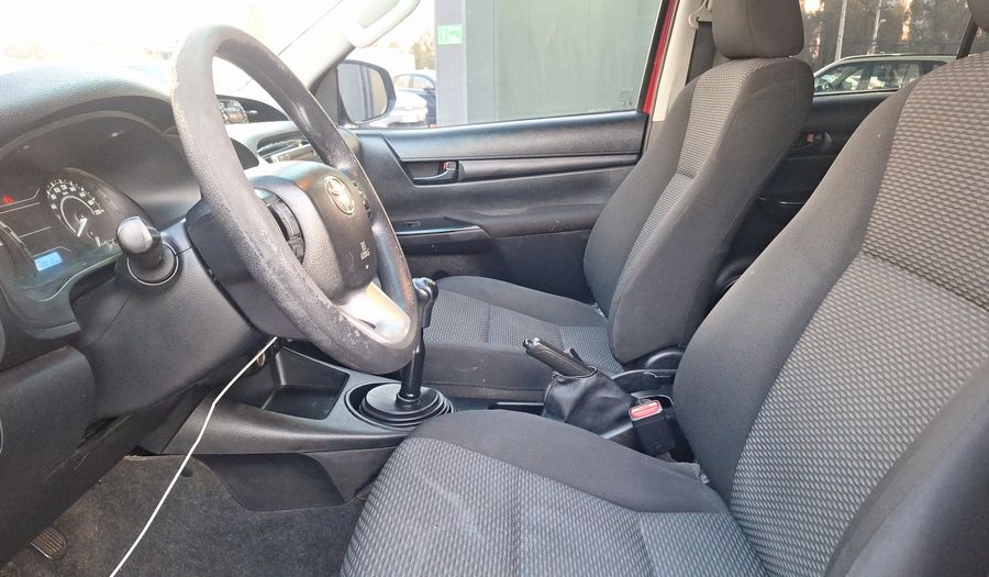 Toyota Hilux 2.4D DX Pickup 2019