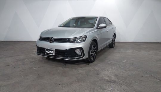 2023 • 24,500 km • Automático