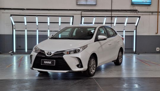 Toyota • Yaris