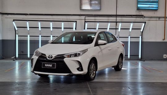 Toyota • Yaris
