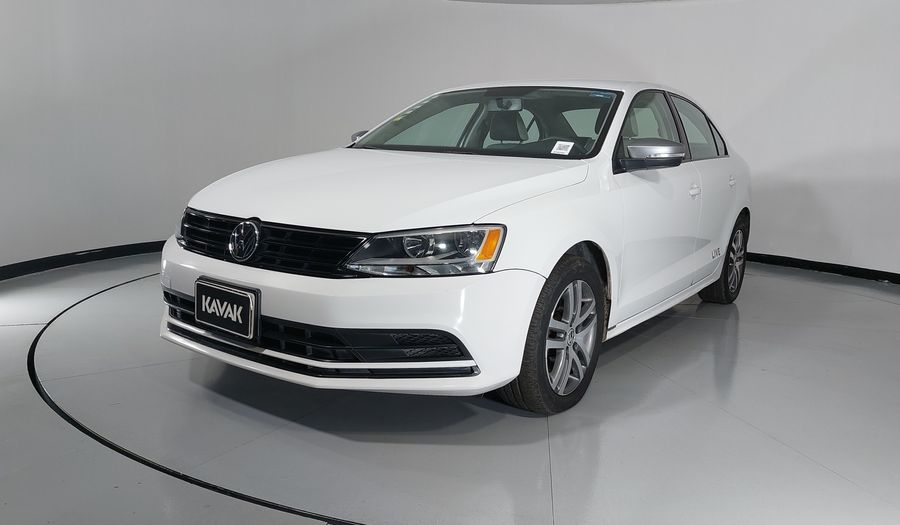 Volkswagen Jetta 2.0 LIVE MT Sedan 2016