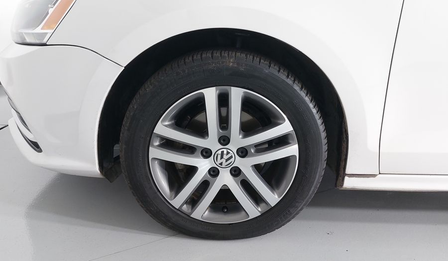 Volkswagen Jetta 2.0 LIVE MT Sedan 2016