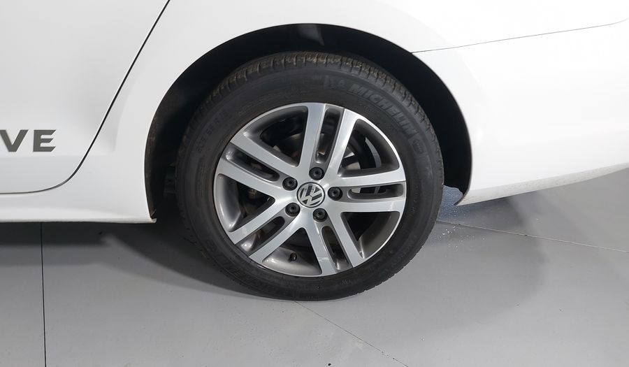 Volkswagen Jetta 2.0 LIVE MT Sedan 2016
