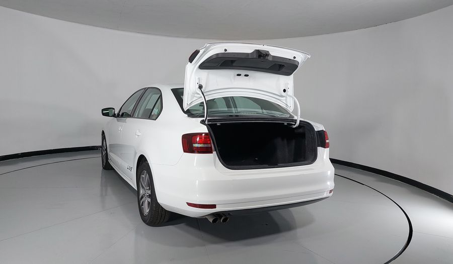 Volkswagen Jetta 2.0 LIVE MT Sedan 2016