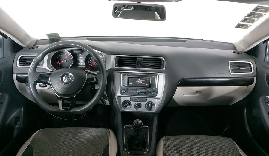 Volkswagen Jetta 2.0 LIVE MT Sedan 2016