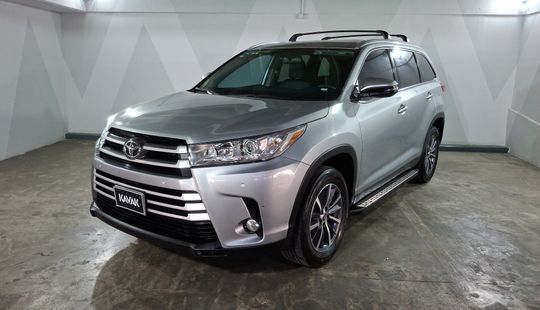 Toyota • Highlander