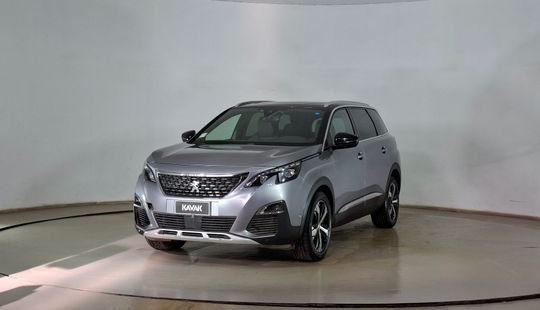 Peugeot • 5008