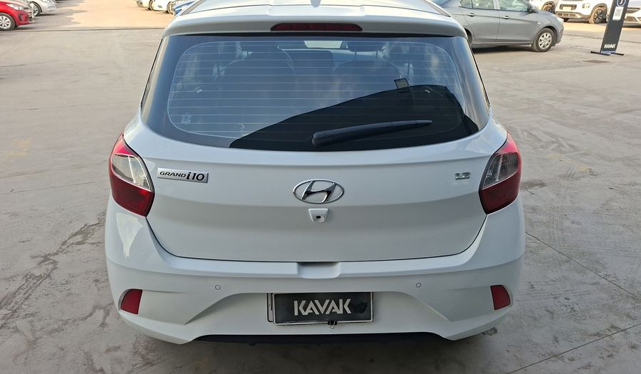 Hyundai Grand I10 1.2 PLUS Hatchback 2022