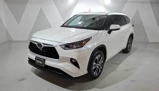 Toyota • Highlander