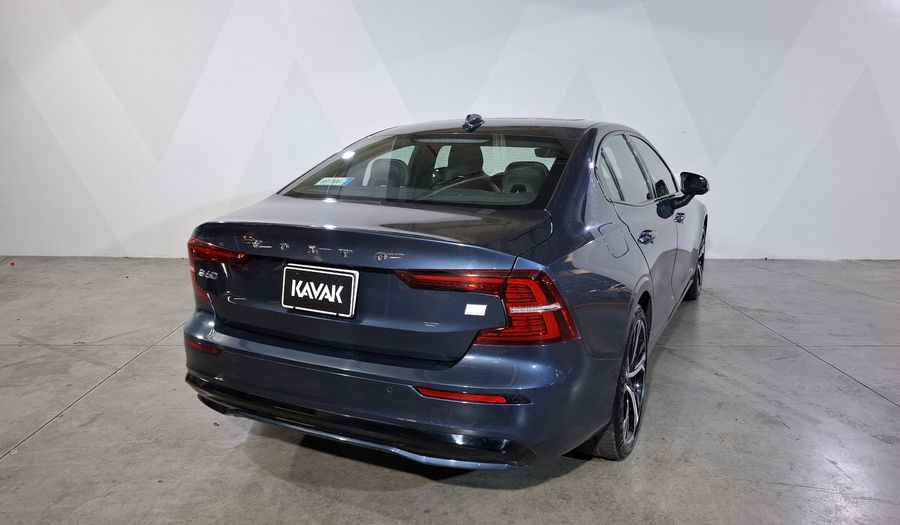 Volvo S60 2.0 T8 PHEV ULTIMATE DARK RCHG AUTO AWD Sedan 2023
