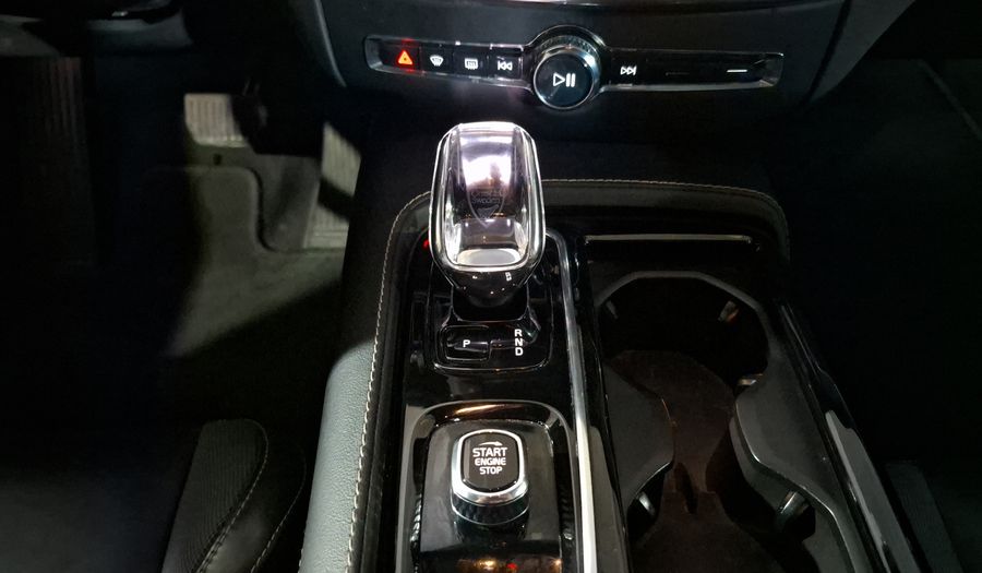 Volvo S60 2.0 T8 PHEV ULTIMATE DARK RCHG AUTO AWD Sedan 2023