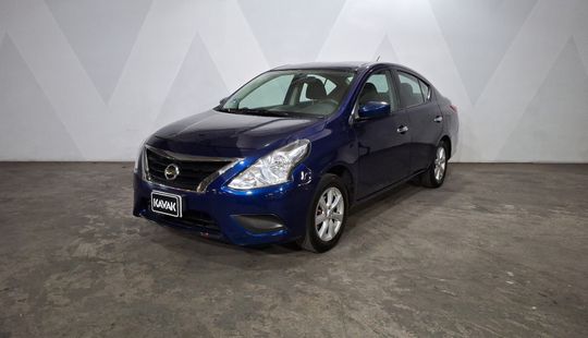 Nissan • Versa