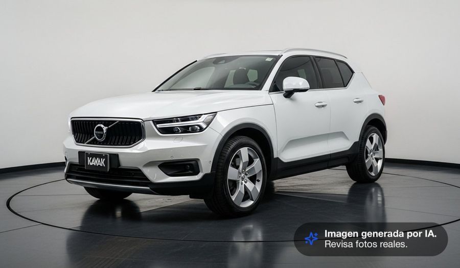 Volvo Xc40 2.0 T4 MOMENTUM AUTO Suv 2020
