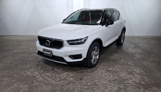 Volvo • XC40