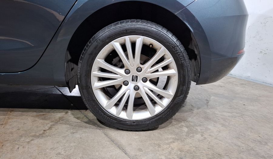 Seat Leon 1.4 STYLE AUTO Hatchback 2021