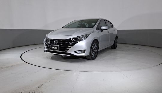 Nissan • Versa