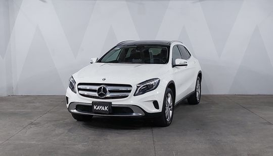 Mercedes Benz • Clase GLA