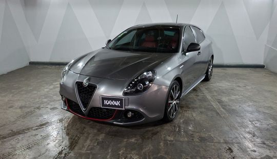 Alfa Romeo • Giulietta