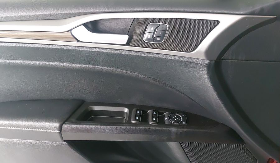 Ford Fusion 2.0 GTDI SE LUXURY PLUS NAV AT Sedan 2017