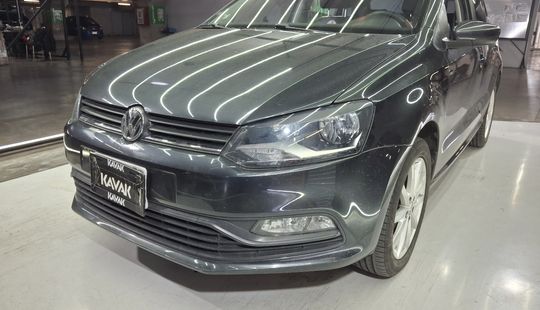 Volkswagen • Polo