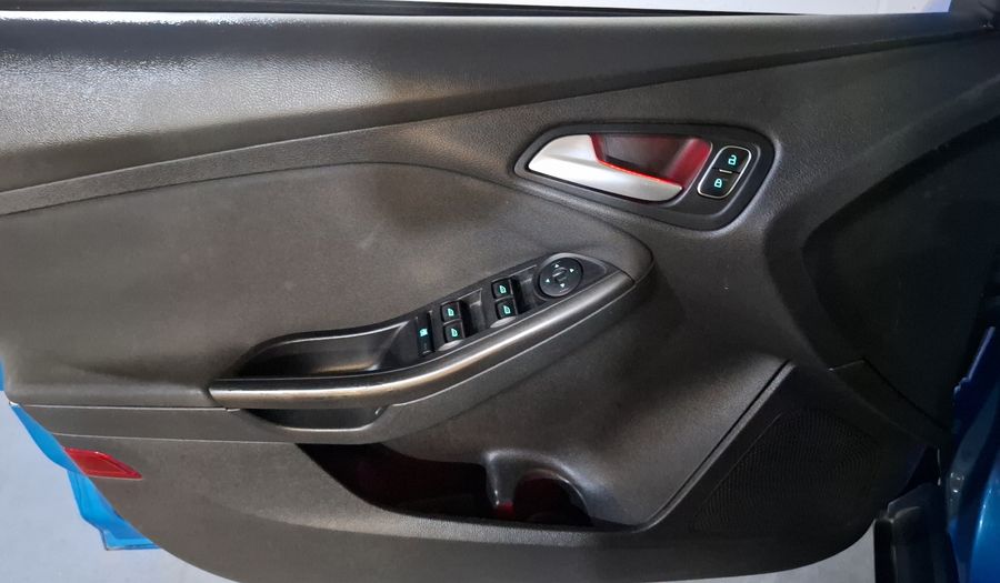 Ford Focus 2.0 SE LUXURY AT Sedan 2016